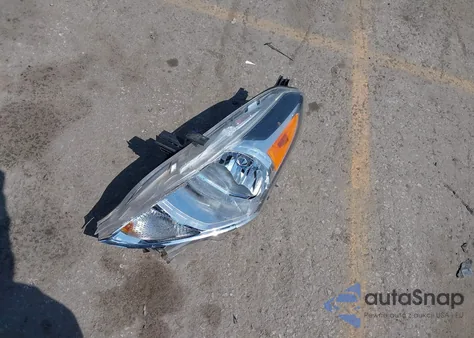 2018 Nissan Versa 1.6 S z USA, uszkodzony, nr VIN 3N1CN7AP1JL814443